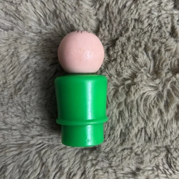 1970-1980 Fisher-Price Toy bundle (people, tractor, plane) - Picture 16 of 16